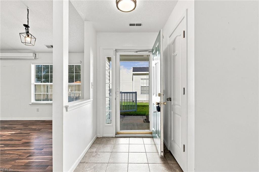 5053 Huntclub Chse Property Photo 5