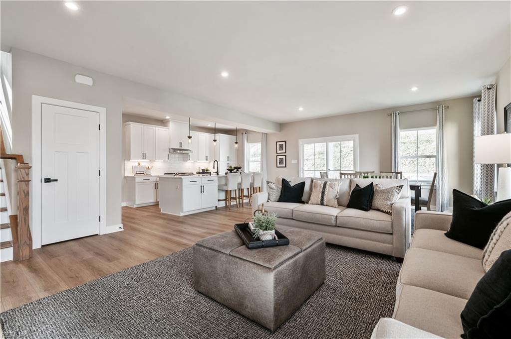 7129 Holiday Ln Property Photo 3