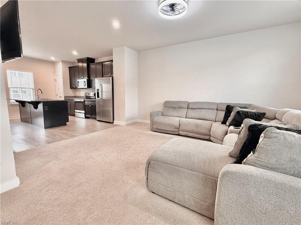 160 Spring Grove Way Property Photo 8