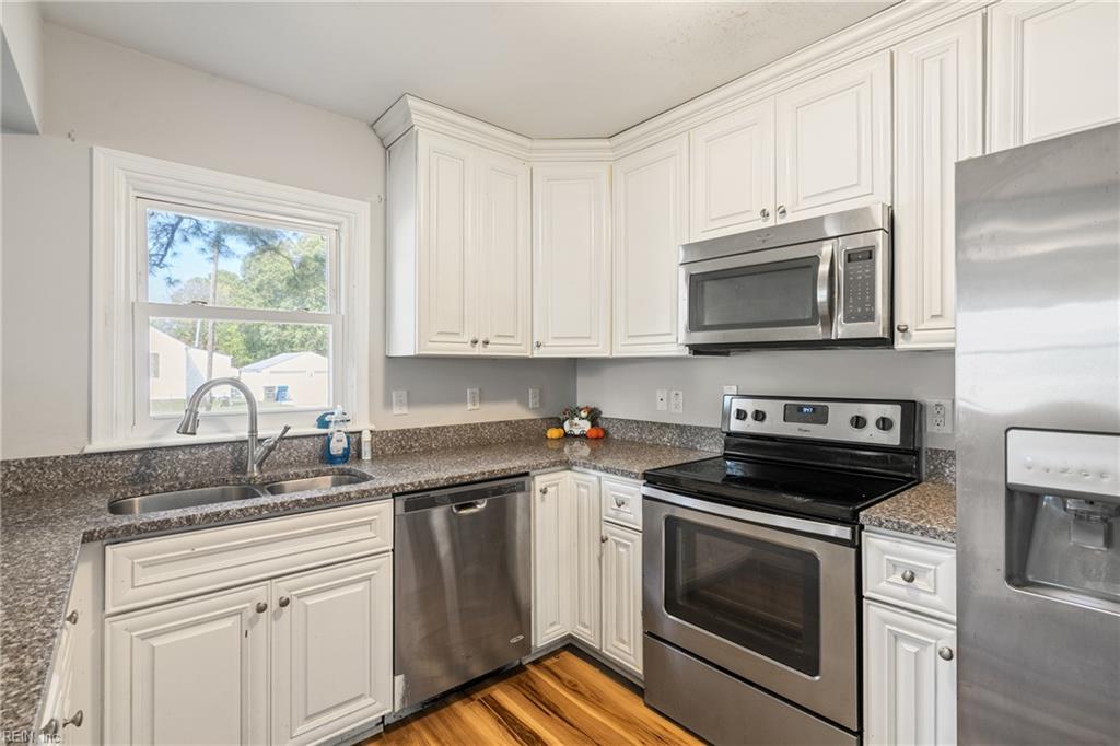 6608 Glenoak Dr Property Photo 10