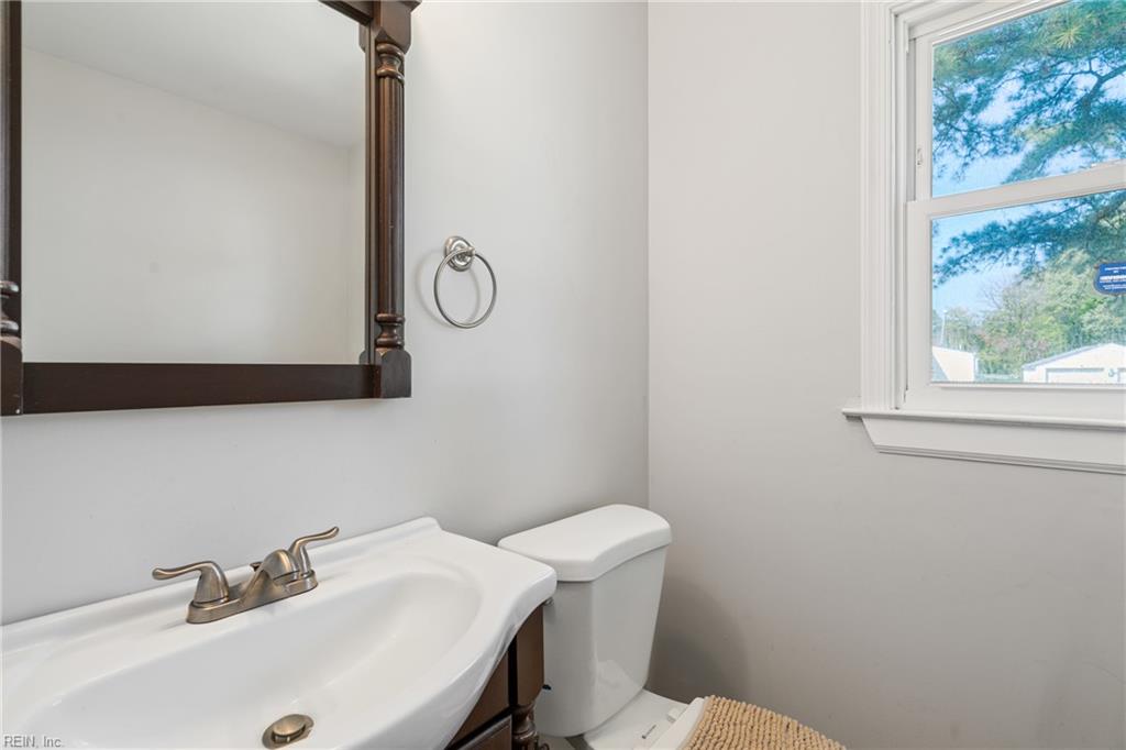 6608 Glenoak Dr Property Photo 22