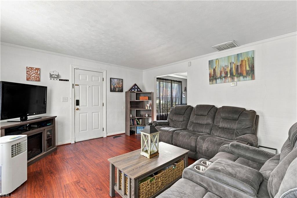 1805 Roanoke Ave Property Photo 9