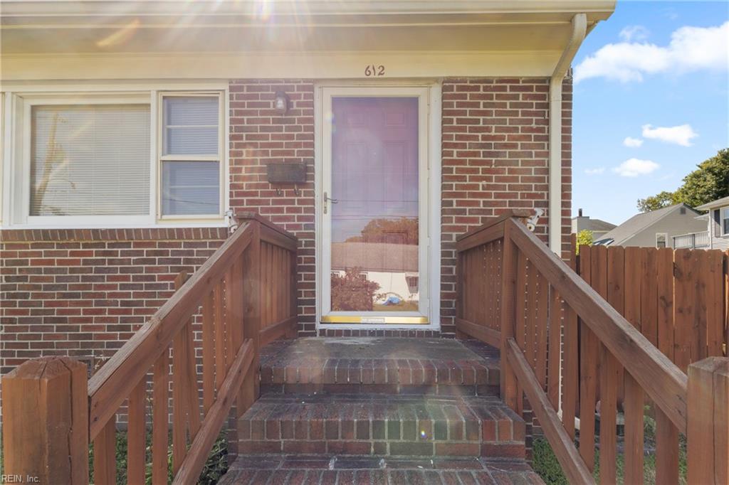 612 N Hope St Property Photo 6