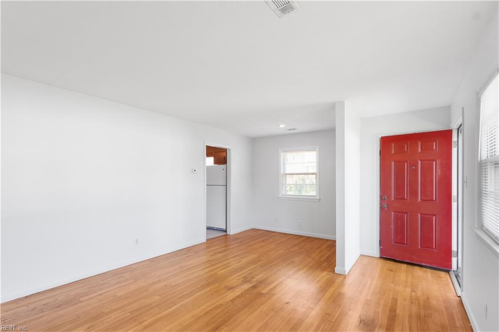 612 N Hope St Property Photo 8