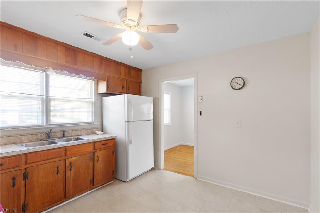 612 N Hope St Property Photo 12