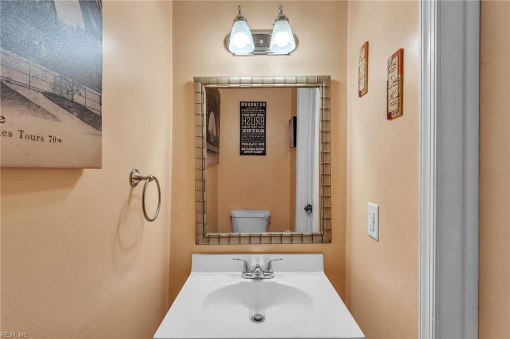 3241 Yellow Pine Cres Property Photo 13