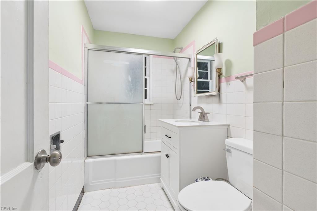 618 72nd St Property Photo 18