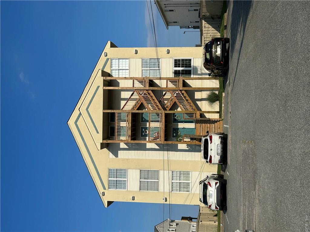 404 N First ST Property Photo 1