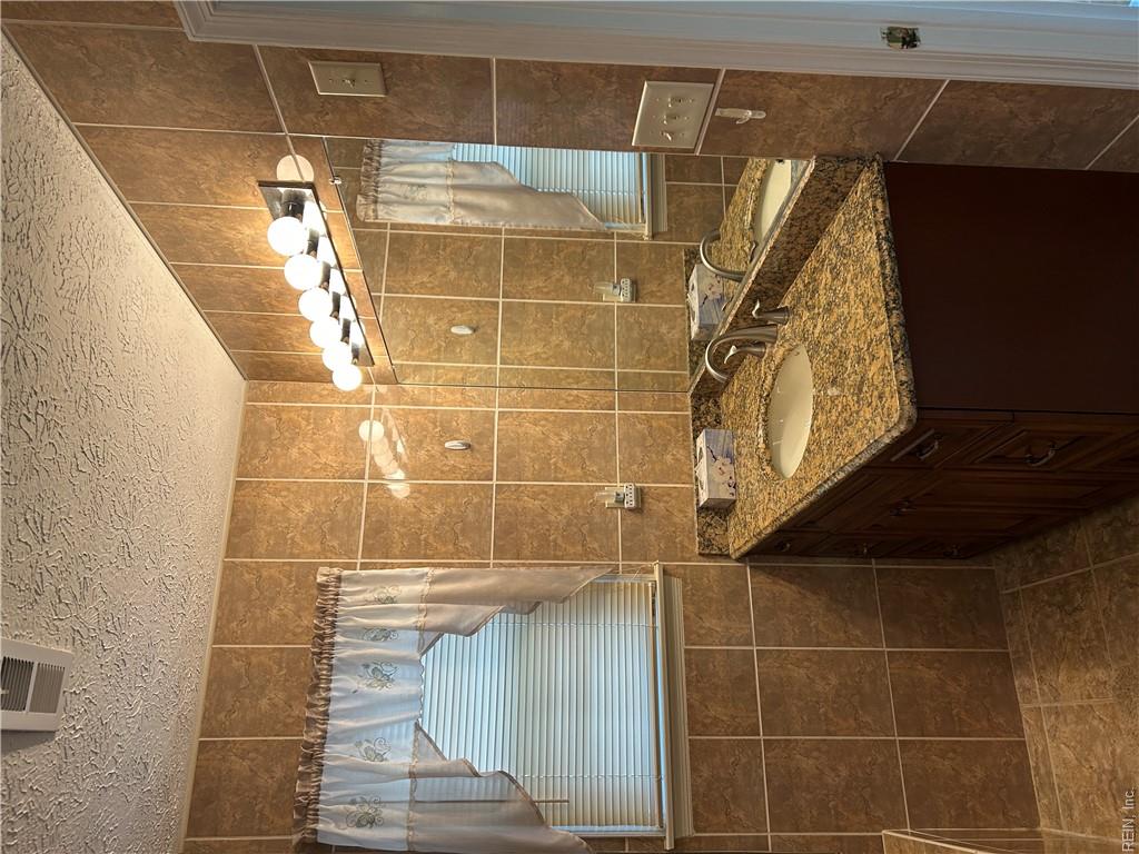 404 N First St Property Photo 6