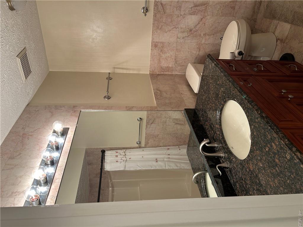 404 N First St Property Photo 7