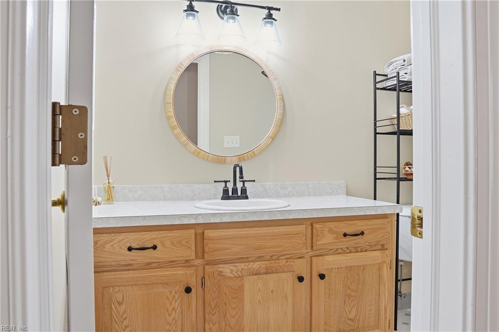 2068 Vaughan Rd Property Photo 14