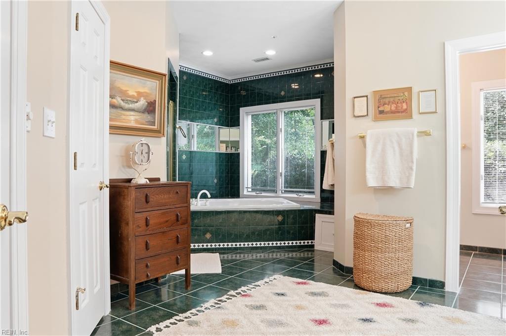 2068 Vaughan Rd Property Photo 22