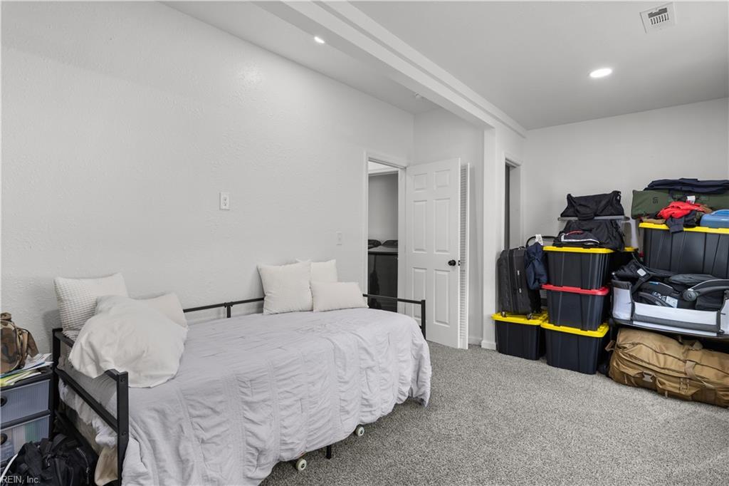 1019 Barney St Property Photo 17