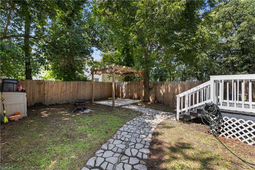1019 Barney St Property Photo 34