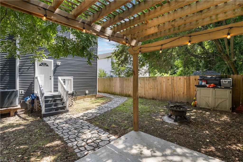 1019 Barney St Property Photo 35