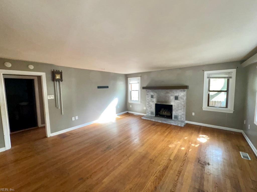 1324 Milton St Property Photo 3