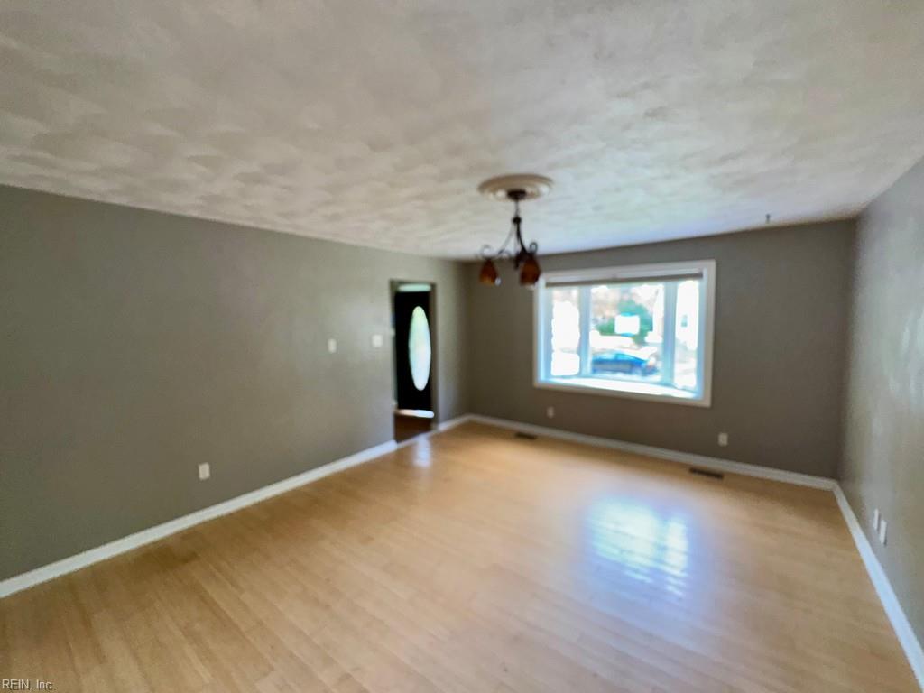 1324 Milton St Property Photo 9