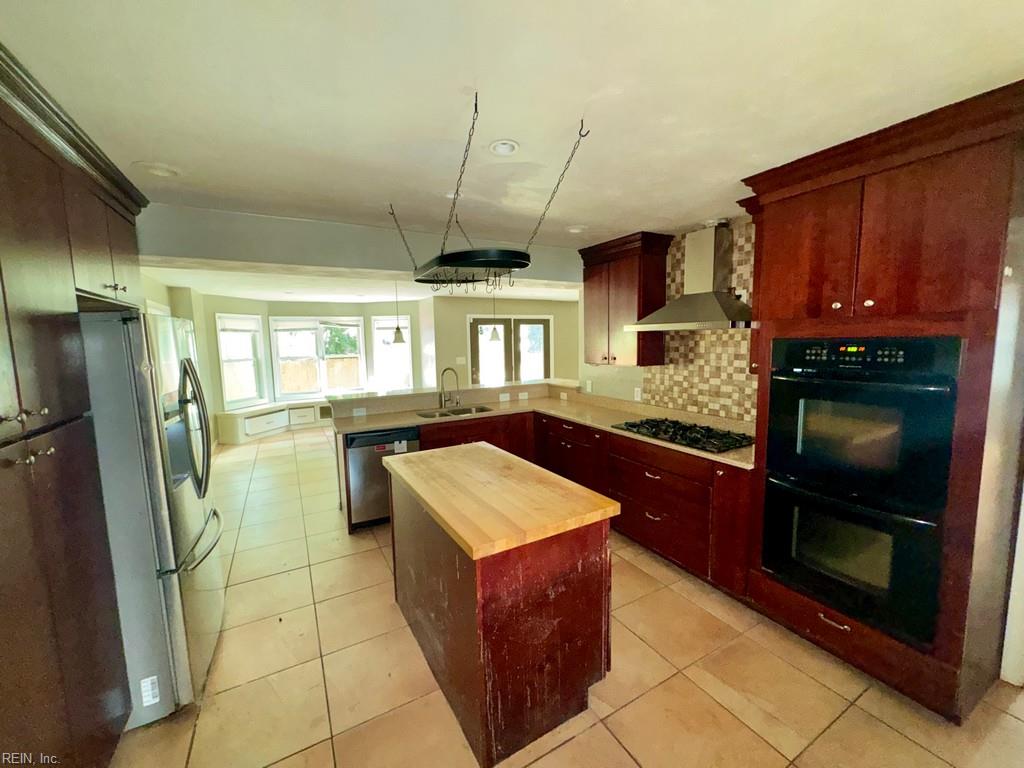 1324 Milton St Property Photo 10