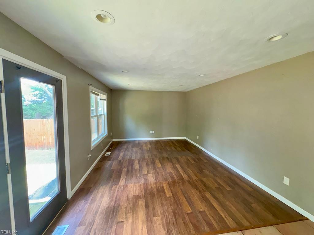 1324 Milton St Property Photo 13