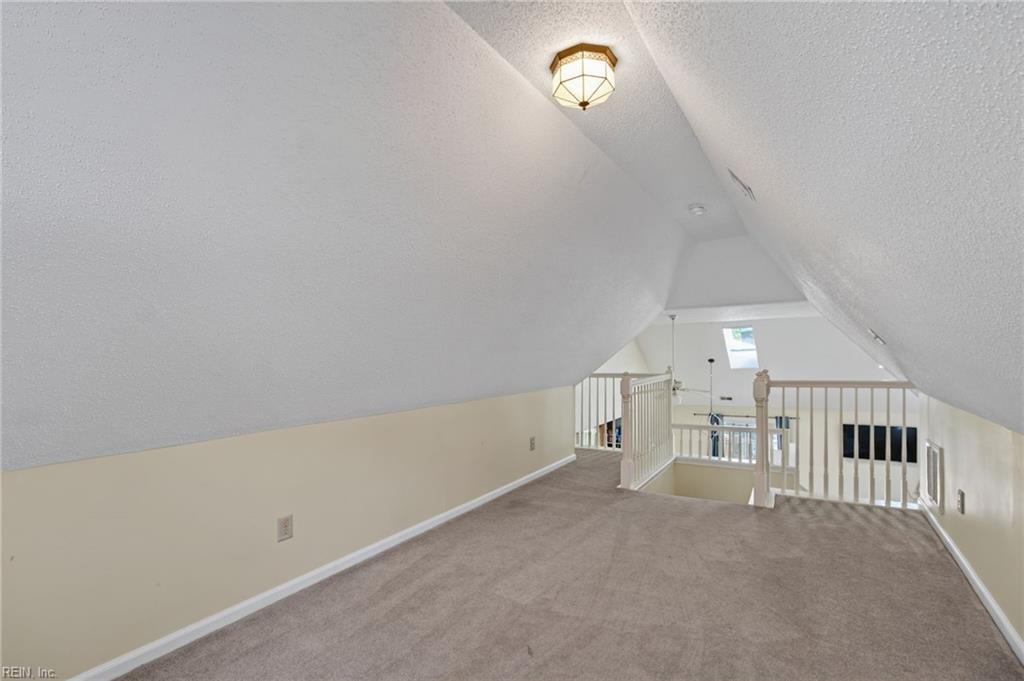 148 Berkshire Blvd Property Photo 15