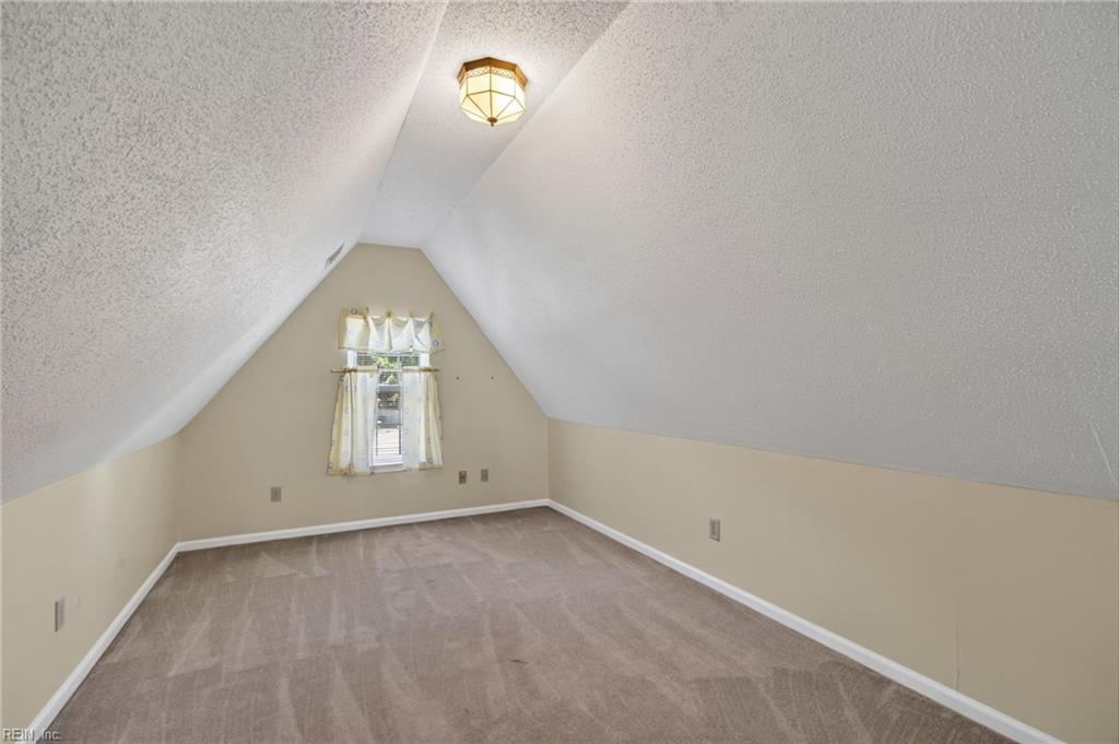 148 Berkshire Blvd Property Photo 16