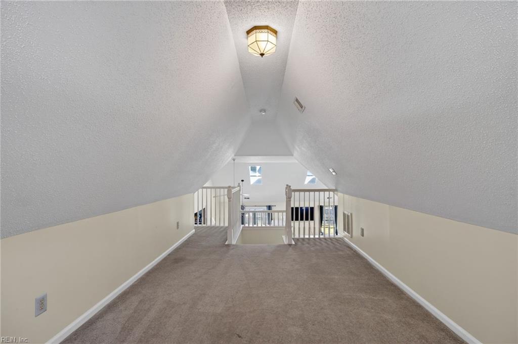 148 Berkshire Blvd Property Photo 17