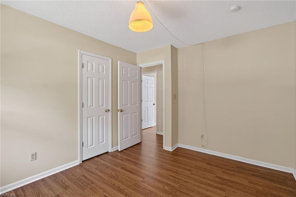 148 Berkshire Blvd Property Photo 20