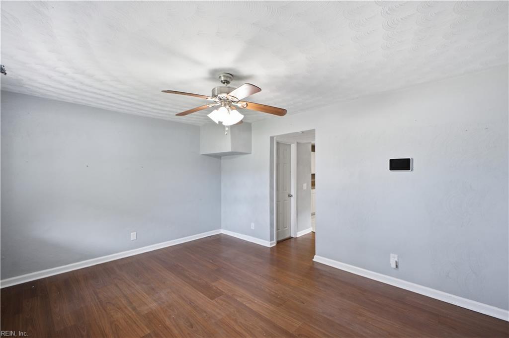 1902 Bay Ave Property Photo 3
