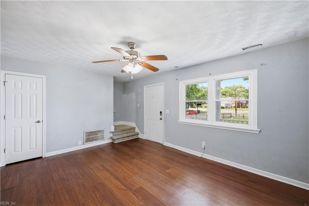 1902 Bay Ave Property Photo 4