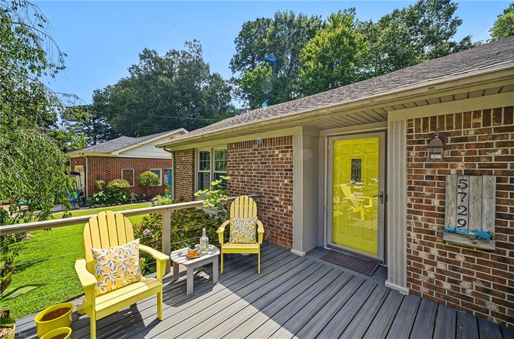 5729 Hamlet Rd Property Photo 5