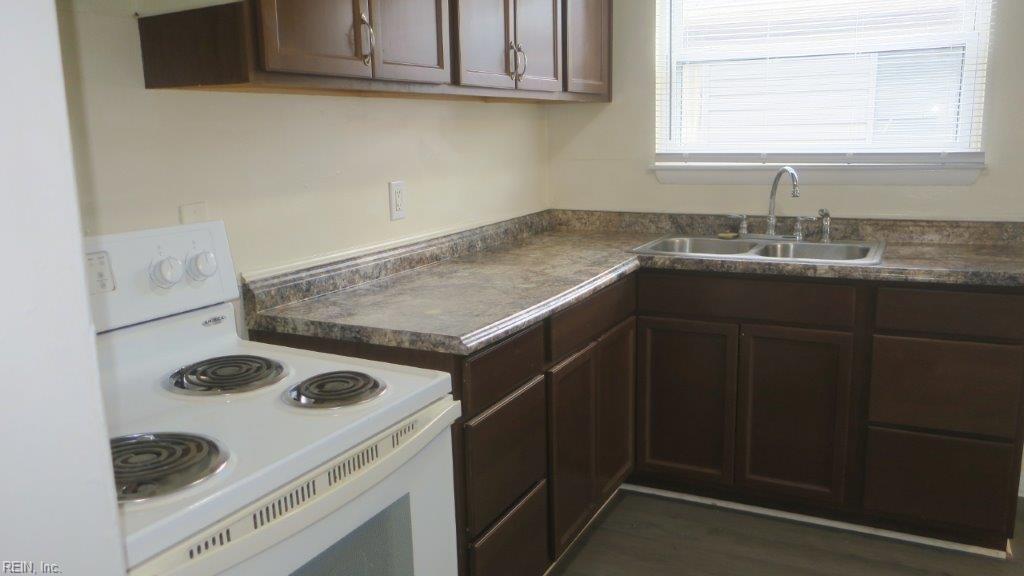 1519 Victoria Blvd Property Photo 5