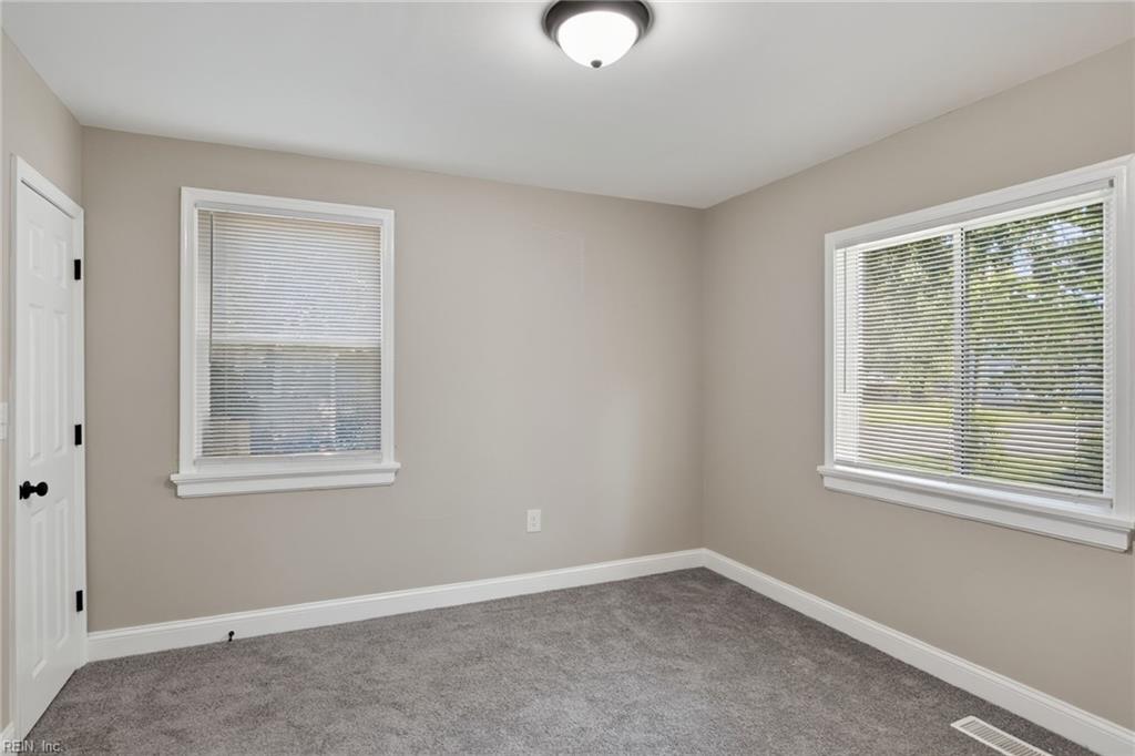 621 Temple Ln Property Photo 12