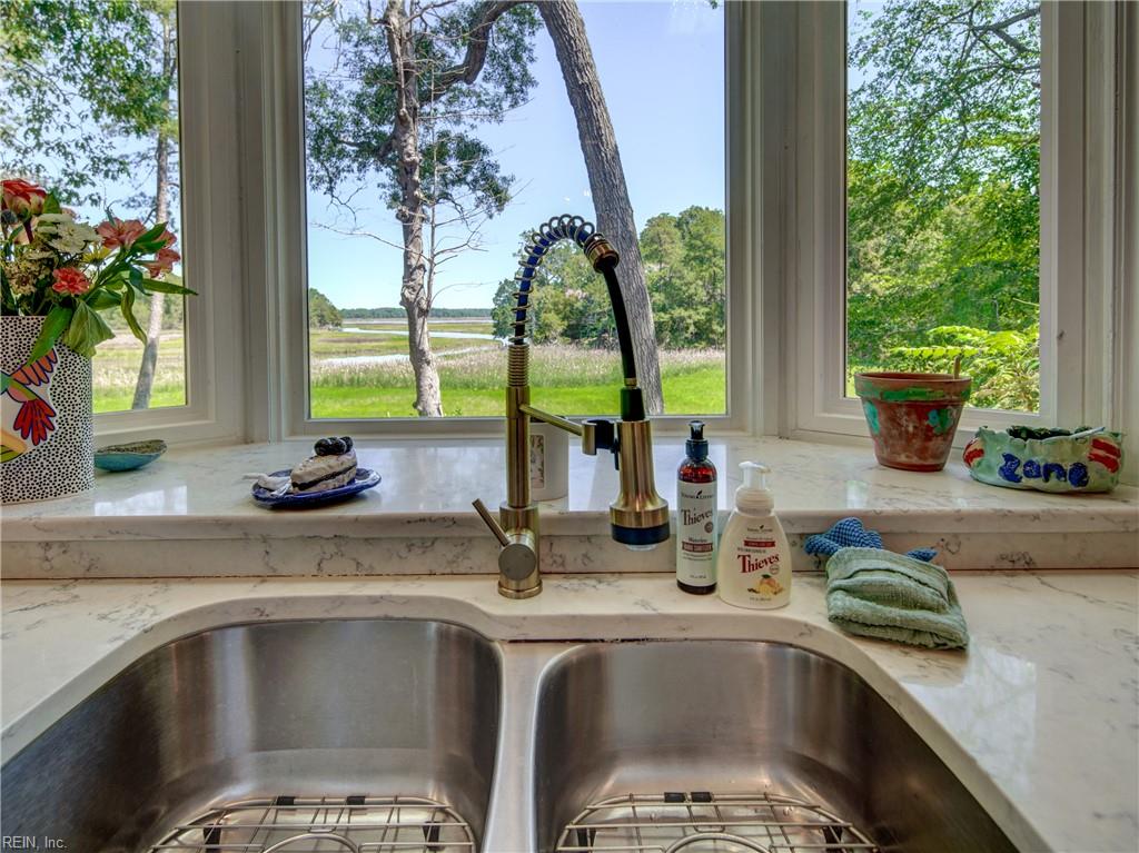 208 Mariners Cir Property Photo 11