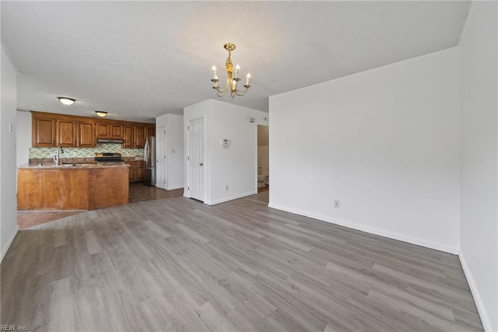 724 Kings Ridge Dr Property Photo 2