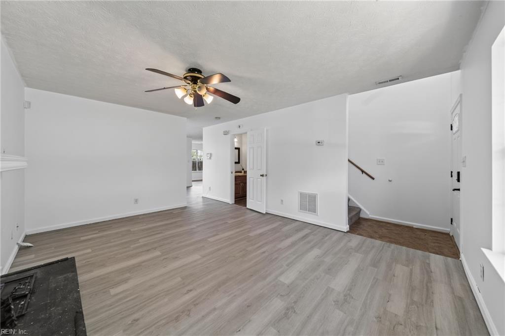 724 Kings Ridge Dr Property Photo 11