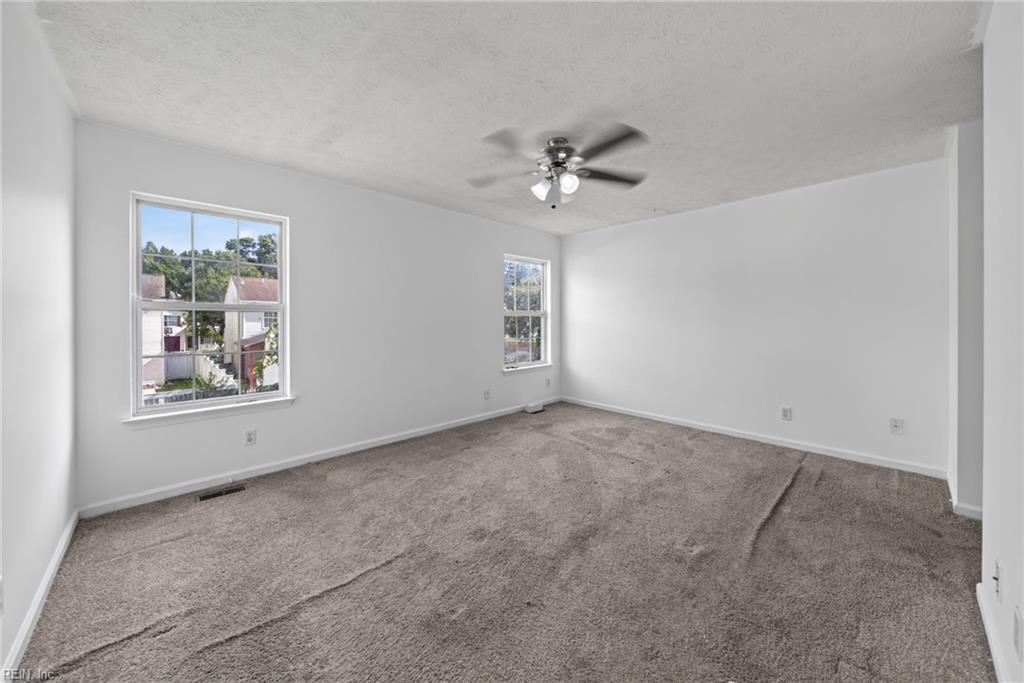 724 Kings Ridge Dr Property Photo 16