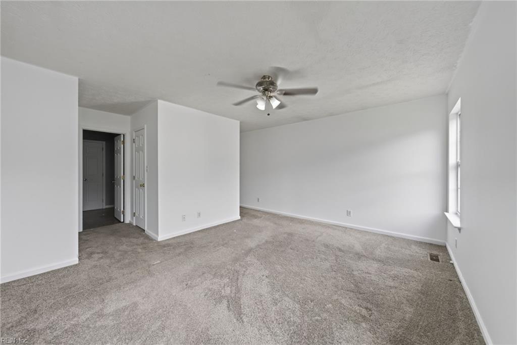 724 Kings Ridge Dr Property Photo 17