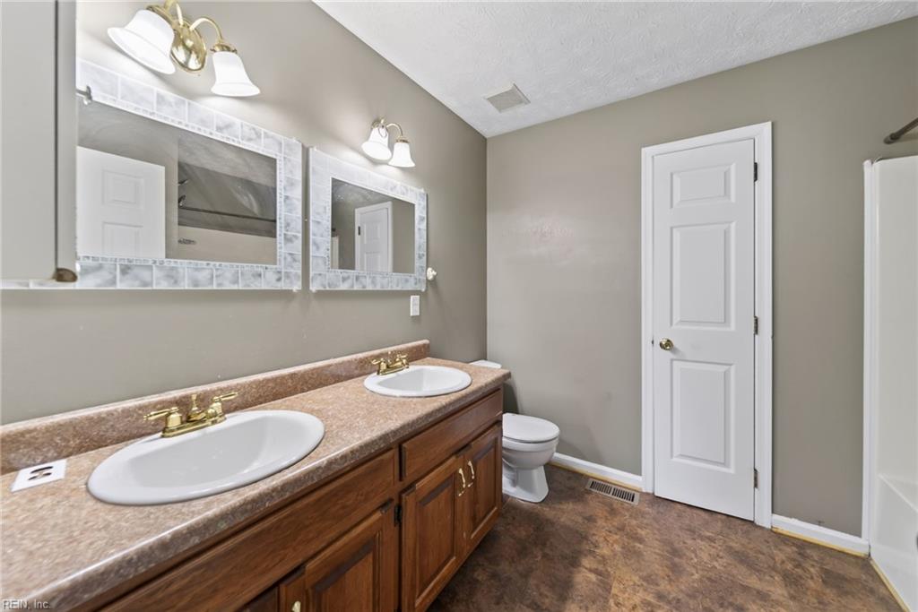 724 Kings Ridge Dr Property Photo 19