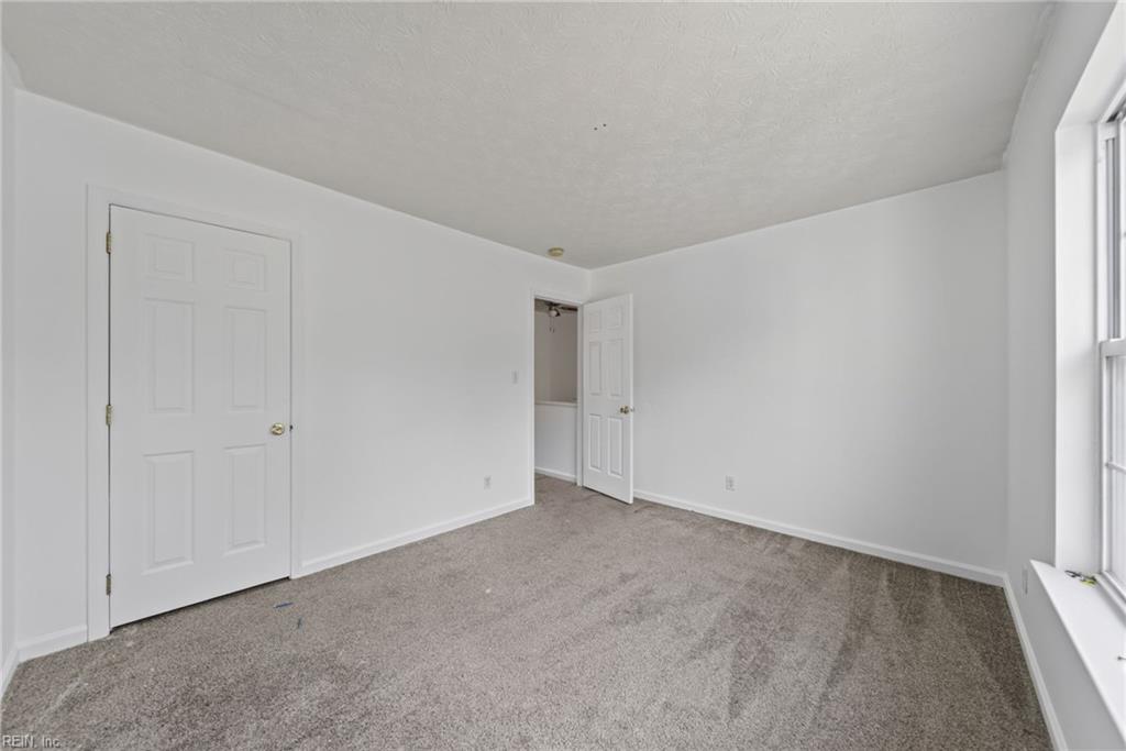 724 Kings Ridge Dr Property Photo 24