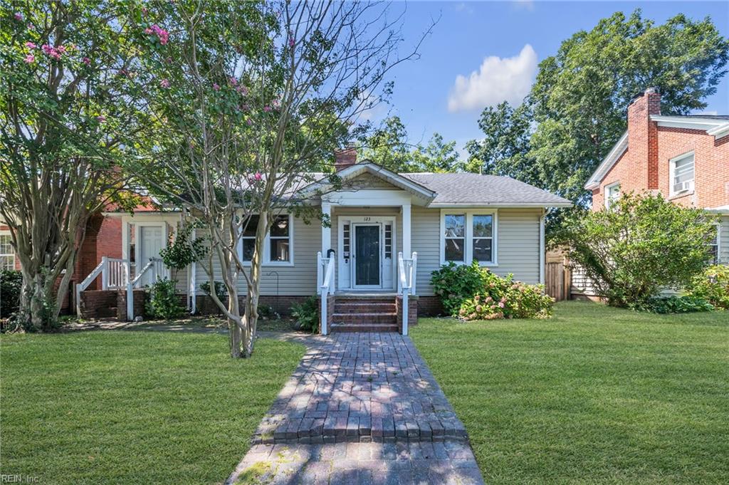 123 Pochin PL Property Photo 1
