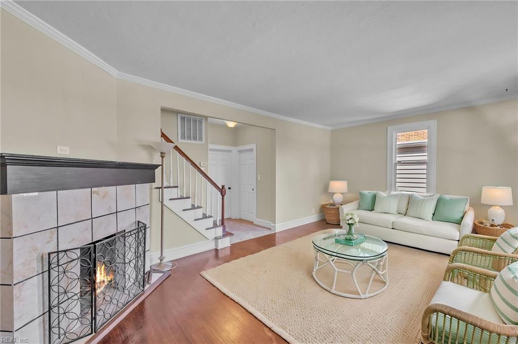 123 Pochin Pl Property Photo 3