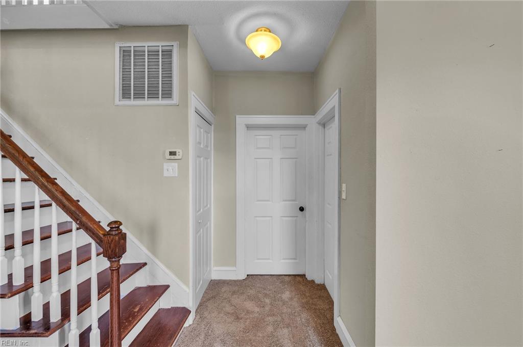123 Pochin Pl Property Photo 5