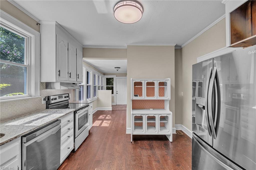 123 Pochin Pl Property Photo 14