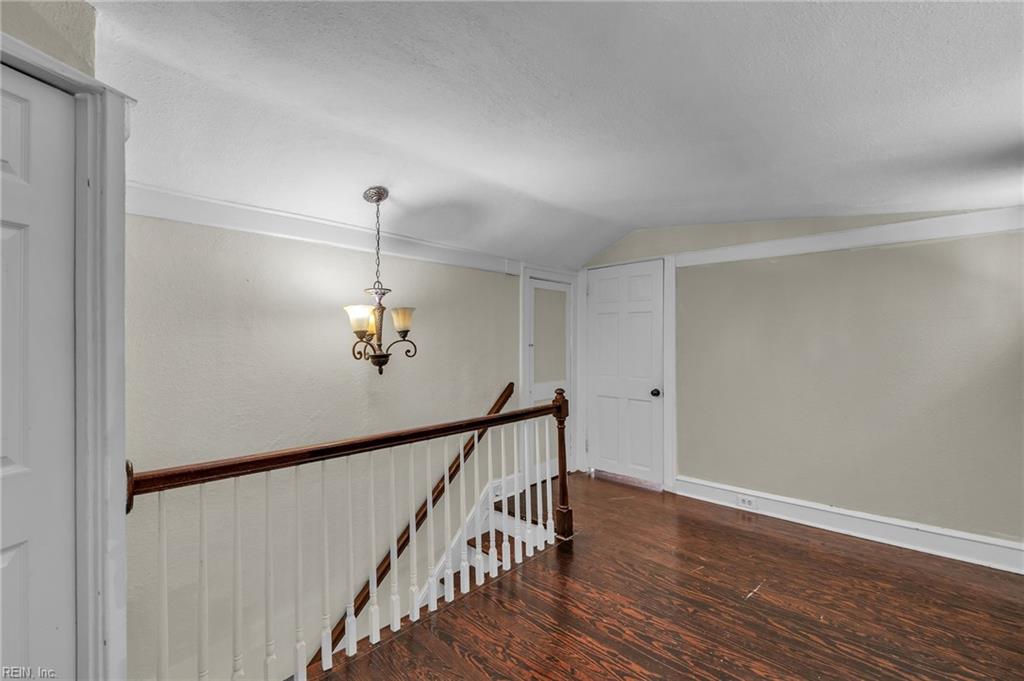 123 Pochin Pl Property Photo 34