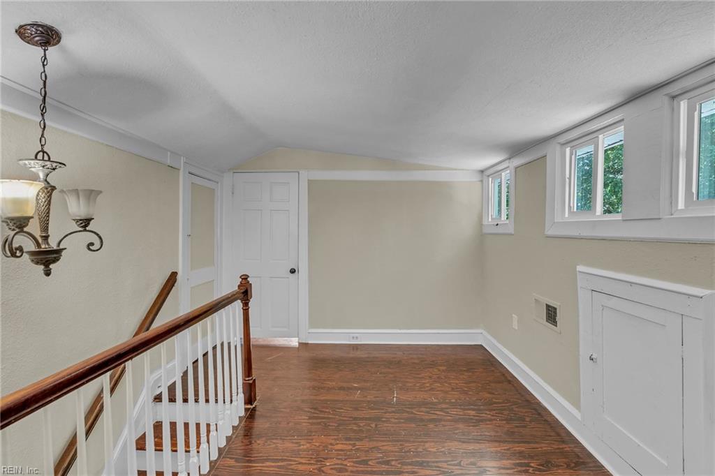 123 Pochin Pl Property Photo 35