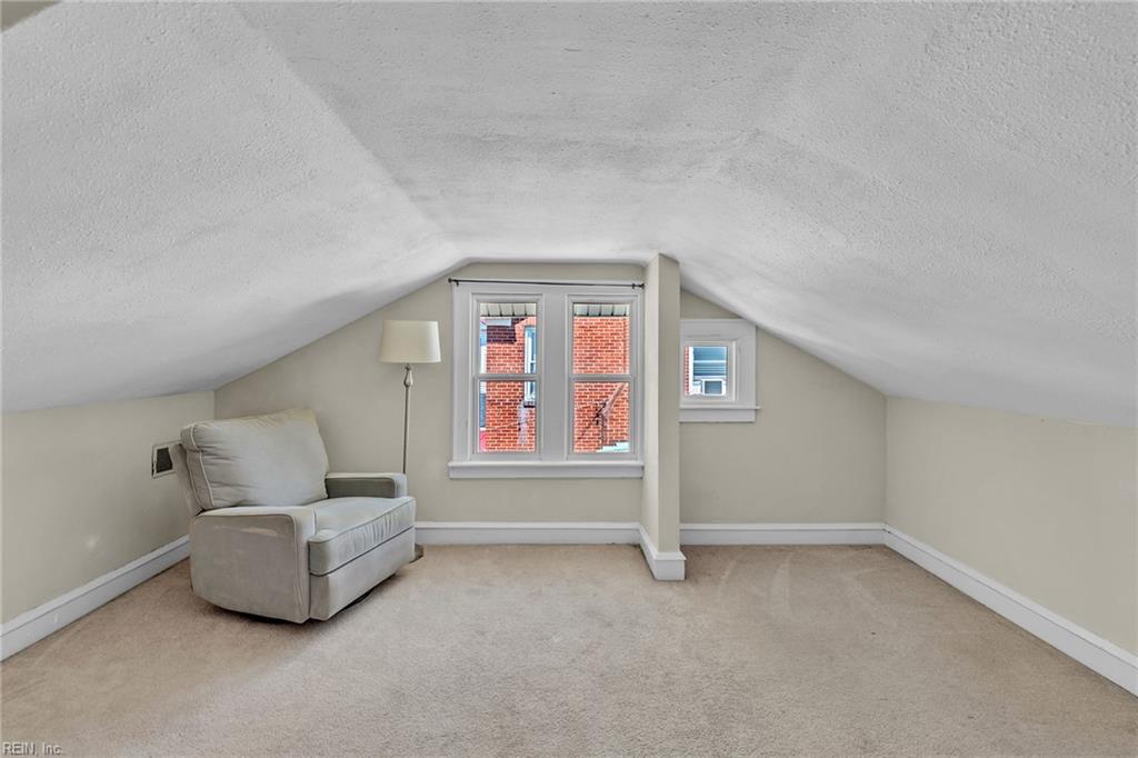 123 Pochin Pl Property Photo 37