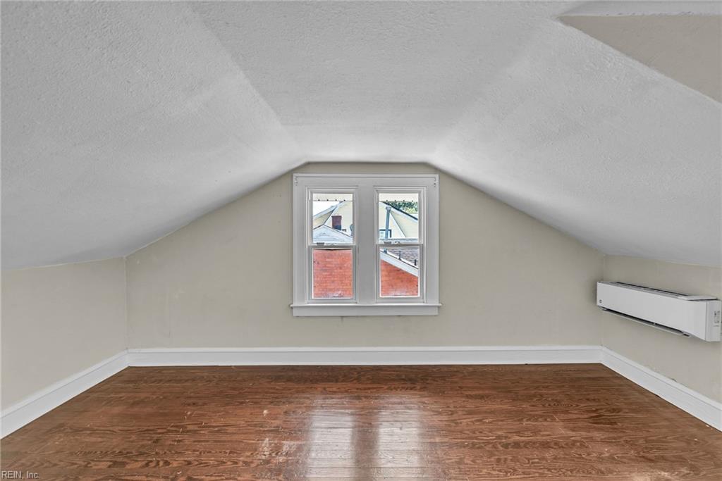 123 Pochin Pl Property Photo 38