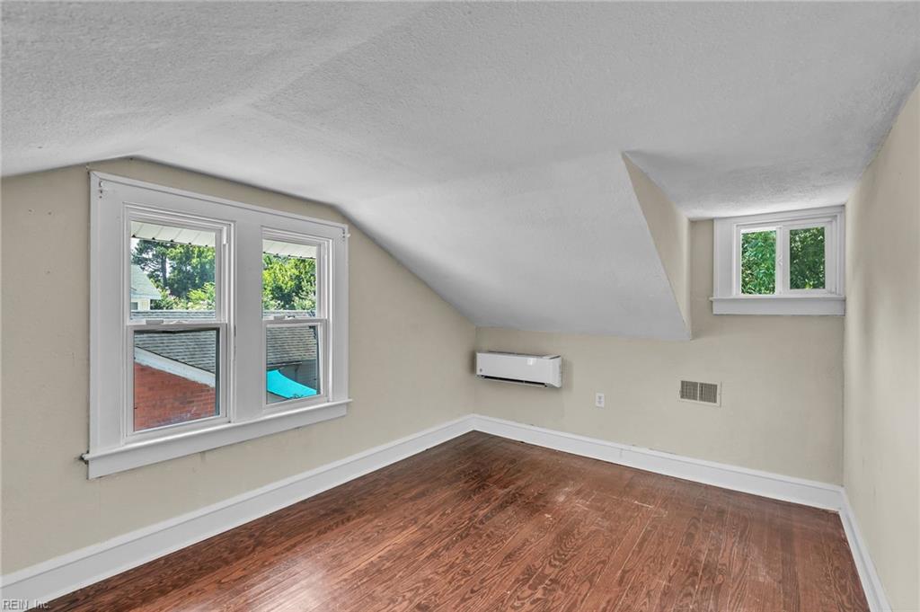 123 Pochin Pl Property Photo 39