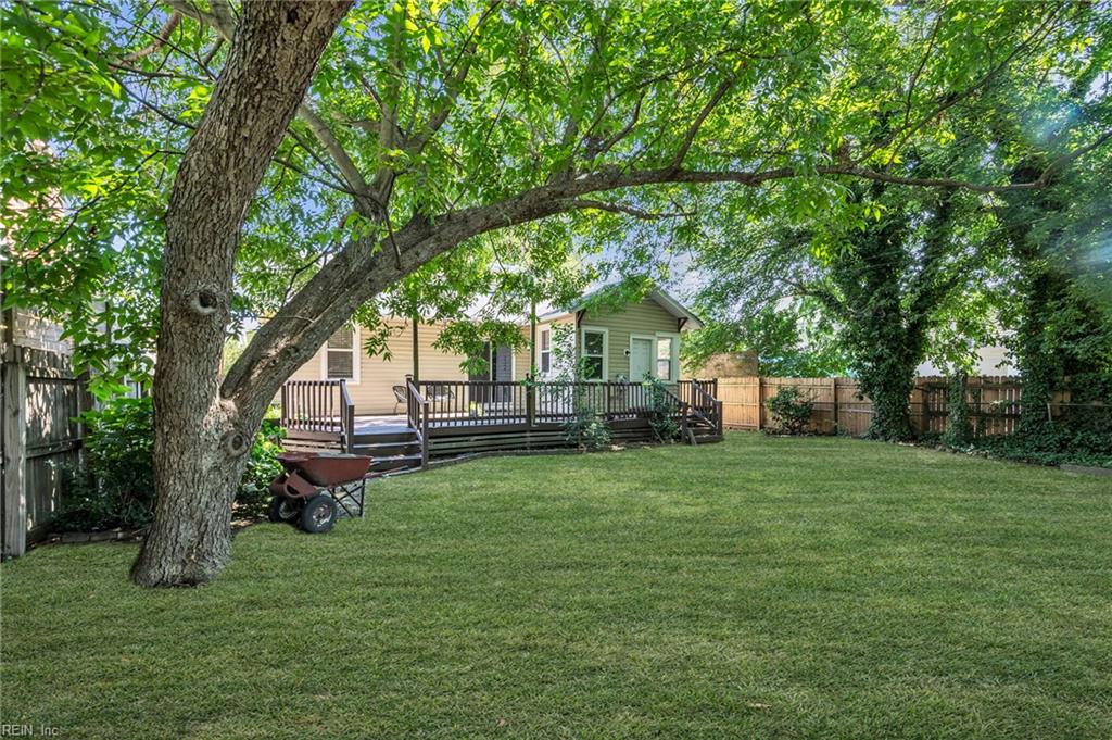 123 Pochin Pl Property Photo 42