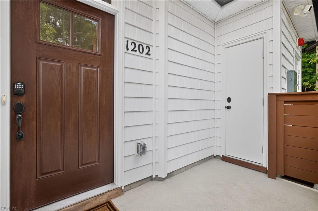 1211 Kathy Ann Way E Property Photo 2